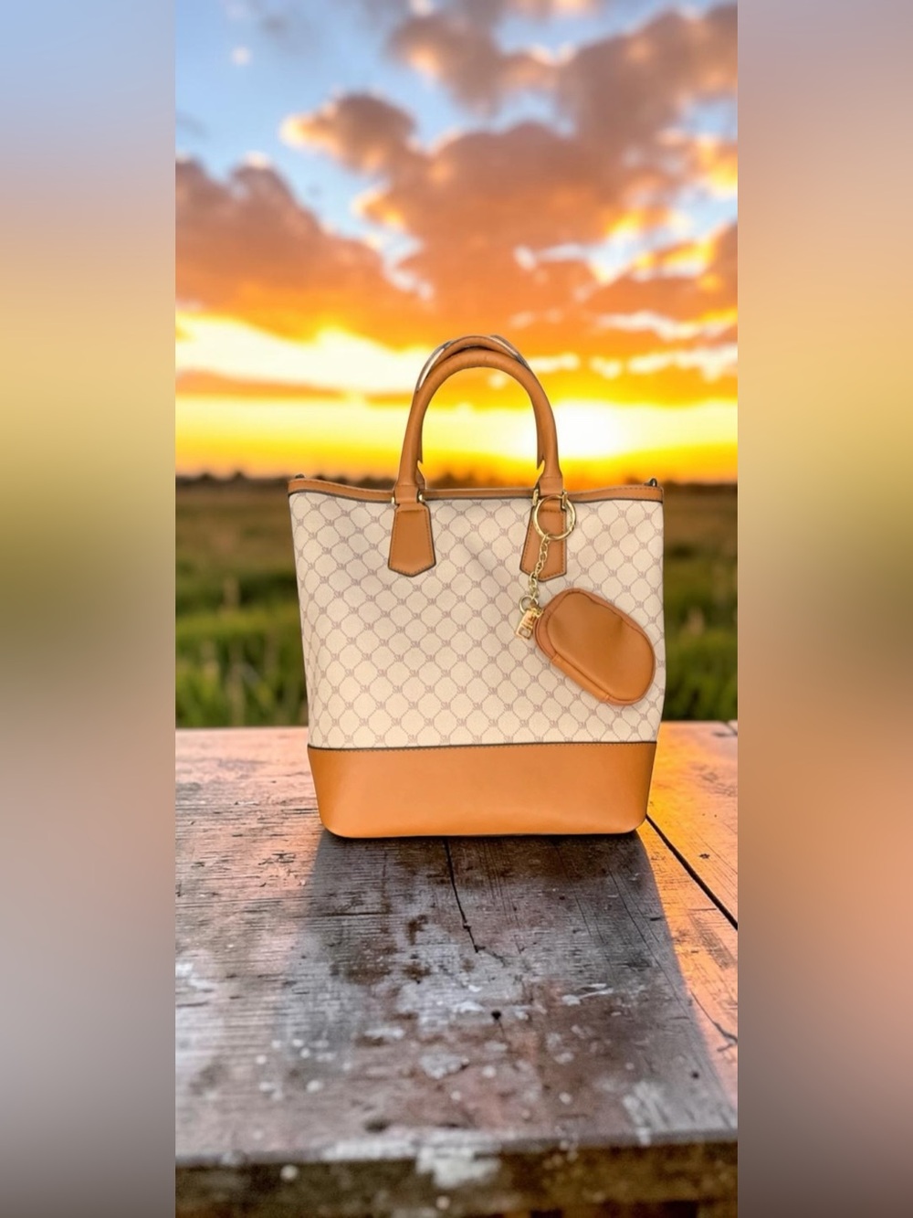 🔥🔥Steve Madden Logo Shopper Tote with Ear Bud Separate Pouch. Cognac color